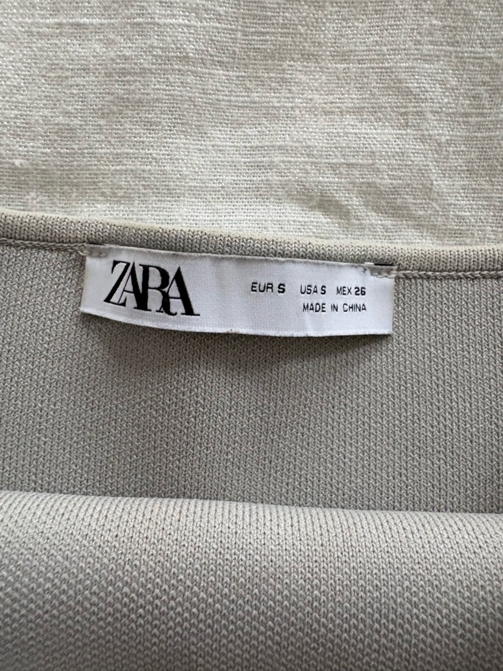 Zara Light Gray Ribbed Knit Top - Picture 2 of 2